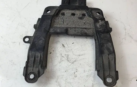 Honda CR-V Front bumper mounting bracket 71128T1GG000