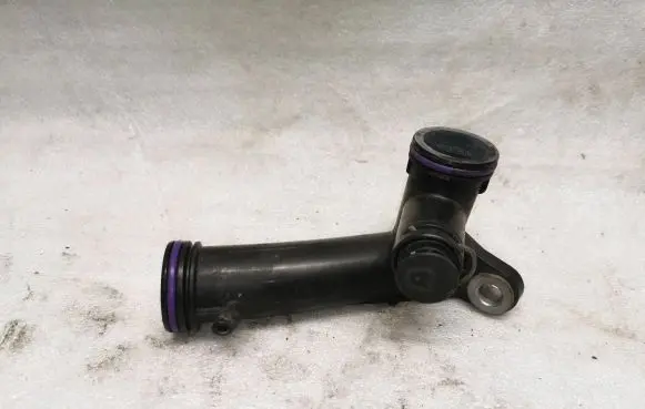 Opel Combo E Engine coolant pipe/hose 9820174380