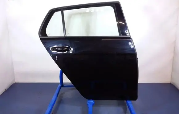 Volkswagen Golf Sportsvan Rear door 
