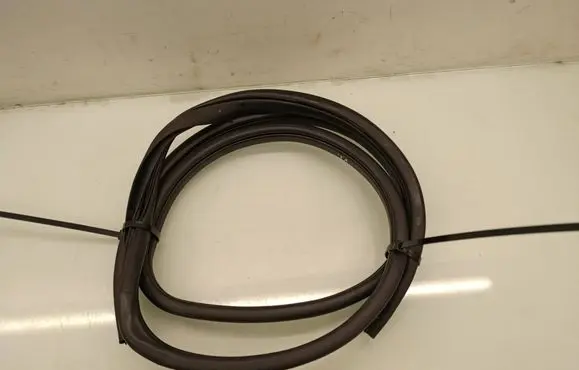 KIA Rio Front door rubber seal 