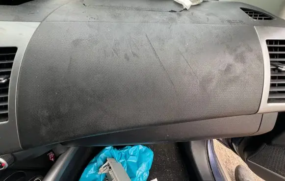 Peugeot 4007 Glove box