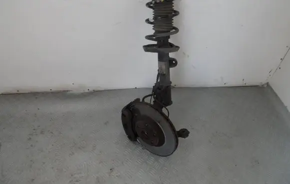 Fiat 500L Front wheel hub spindle knuckle