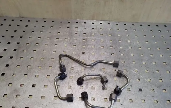 Peugeot 3008 I Fuel line pipe