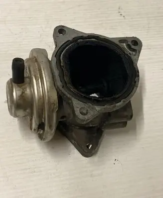 Volkswagen Golf IV EGR valve 038129637D