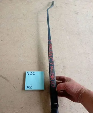 Citroen C3 Front wiper blade arm 9647248180
