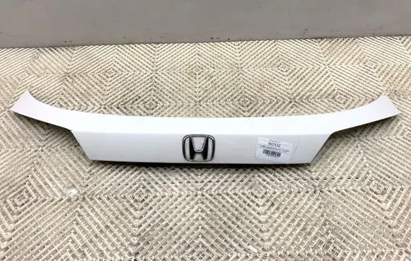 Honda HR-V Trunk door license plate light bar 74890T7A