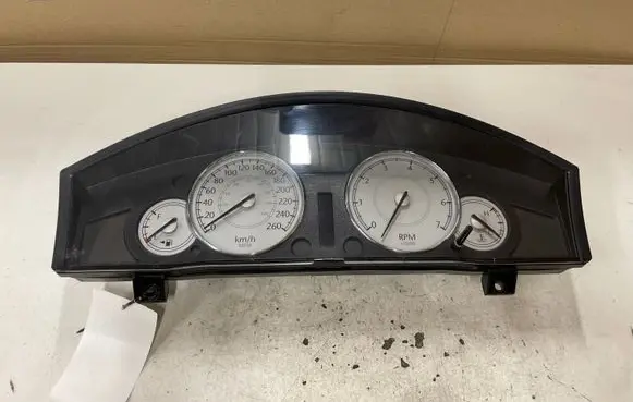 Speedometer (instrument cluster)