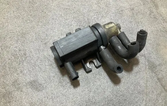 Mercedes-Benz Sprinter W906 Turbo solenoid valve A0091533128 18T212 8208