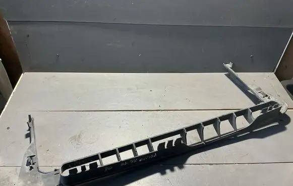 Volvo XC90 Radiator trim 30730518