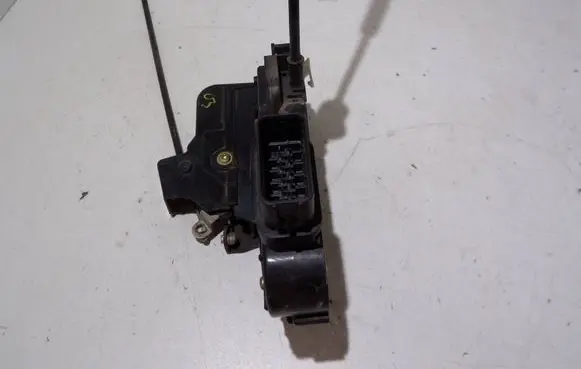 Volvo V50 Front door lock 240007508