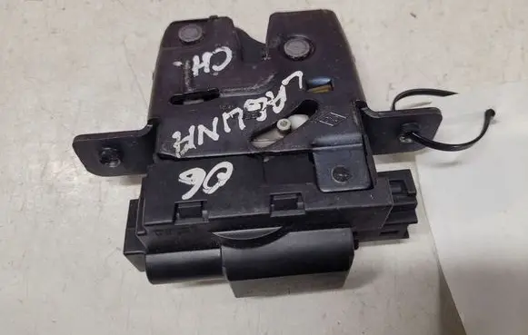 Renault Laguna II Tailgate/trunk/boot lock/catch/latch 8200257615B