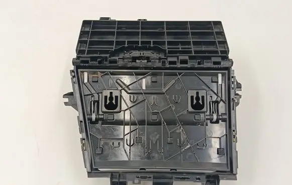 BMW 4 G22 G23 G24 G26 Glove box central console 6806796 83317101 187013000408