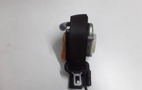 Rear seatbelt
