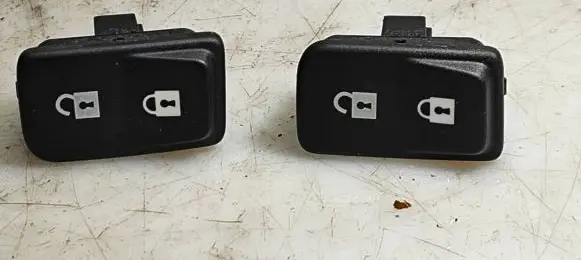 Volvo V50 Central locking switch button 30669957 30669958