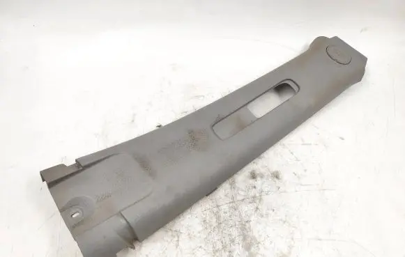 KIA Sorento (B) pillar trim (top) 858263E000