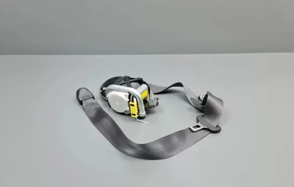 Honda Accord Front seatbelt CA236HL08 TKAH3EJ489 E40437141