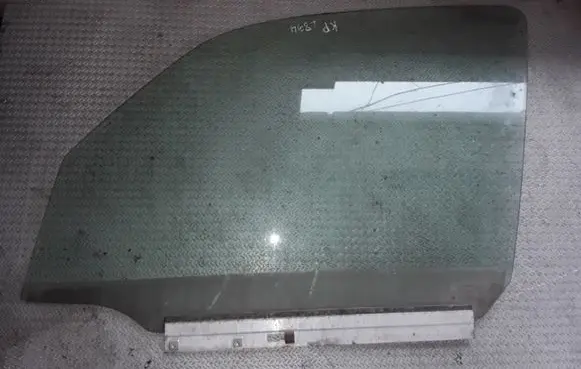 Opel Meriva A Front door window glass four-door 
