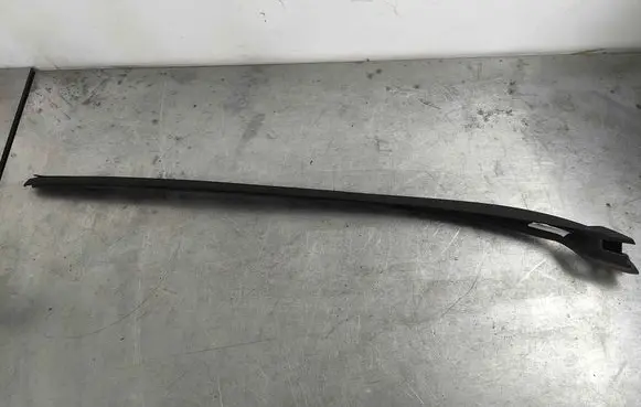 Windshield trim