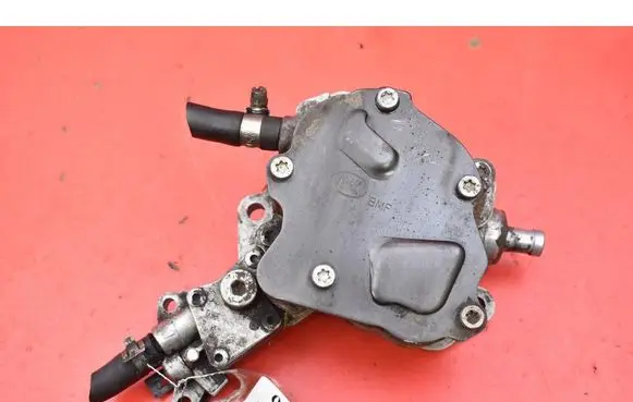 Volkswagen Touran I Vacuum pump 038145209E