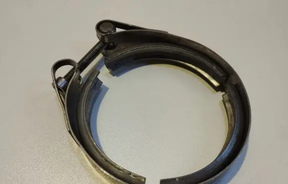 Volvo XC60 Muffler pipe connector clamp 31219900