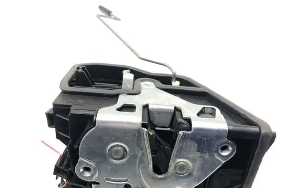 BMW X3 F25 Front door lock 7318416