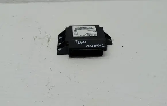 Volkswagen Tiguan Hand brake control module 3AA907801B