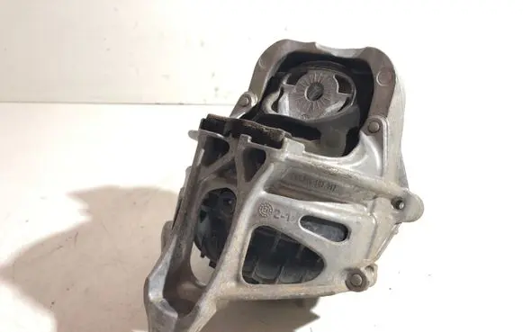 Audi Q5 SQ5 FY Engine mount bracket 4M0199372FJ