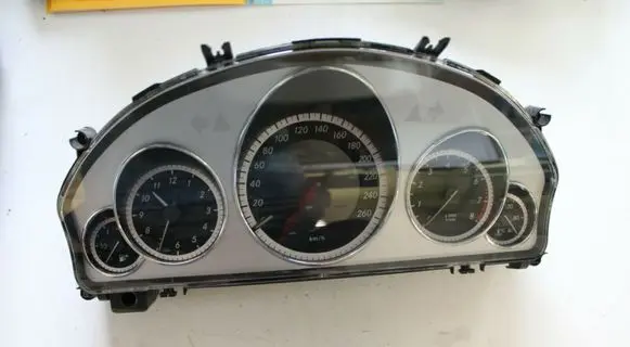 Mercedes-Benz E W212 Speedometer (instrument cluster) A2129001208