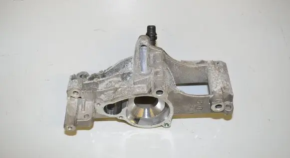 BMW 7 G11 G12 Water pump 8588887 11518588887