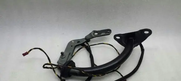 BMW 7 E65 E66 Tailgate/trunk/boot hinge 7175307