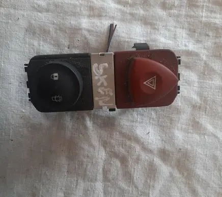 Renault Scenic II - Grand scenic II Hazard light switch 8200407415 8200109723 8200095493