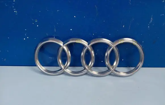 Audi e-tron Manufacturer badge logo/emblem 4KE853605