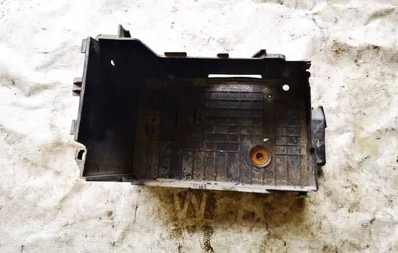Battery box tray