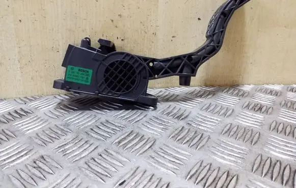 Seat Toledo IV (NH) Accelerator throttle pedal 0280755206 6R2721503D