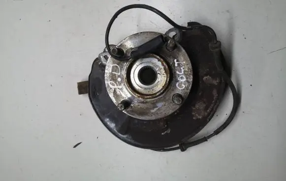 Mitsubishi Colt Front wheel hub