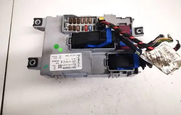 Ford Ka Fuse box set 00517935220 28130910