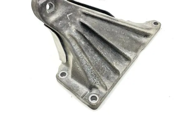 BMW 4 F32 F33 Engine mounting bracket 6784832 678483203