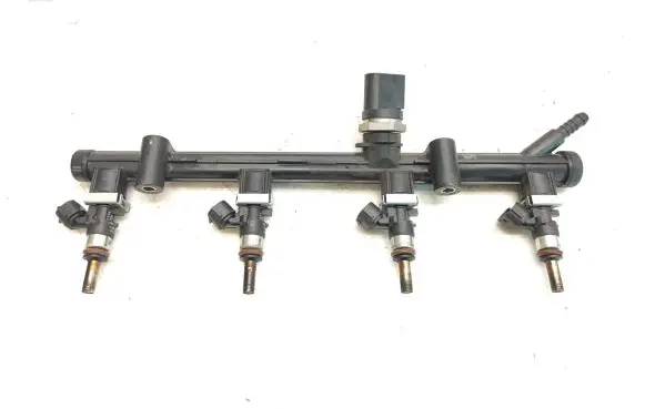 Volkswagen Golf VII Fuel main line pipe 06L906031A 0280158266 06H906051J