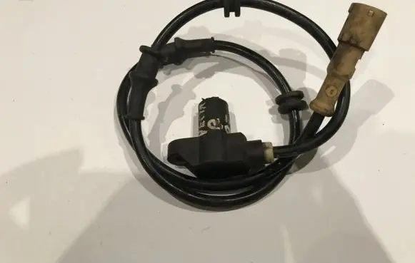Opel Vectra B ABS brake wheel speed sensor 90464775