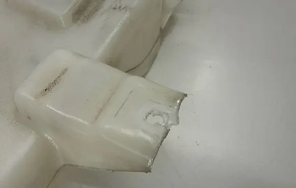 Ford Mustang VI Windshield washer fluid reservoir/tank FR3B17B613AE FR3B17B613