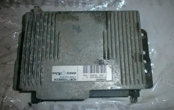 Renault Laguna I Engine control unit/module s113722102c 7700868314