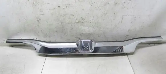 Honda CR-V Rear light center trim bar blend 