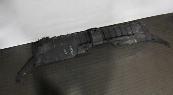 Engine bonnet/hood lock trim molding