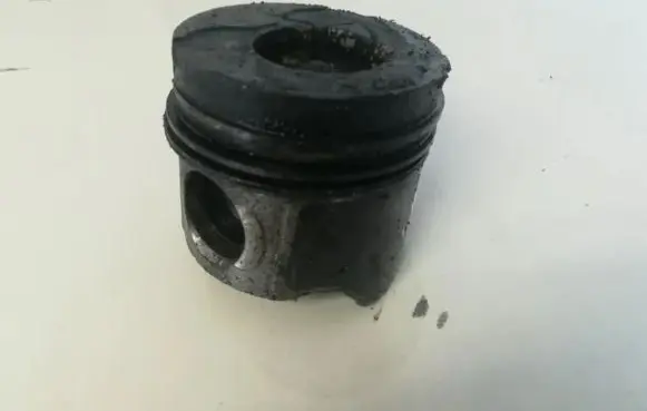 Renault Megane II Piston 