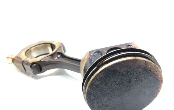 Dacia Dokker Piston with connecting rod 