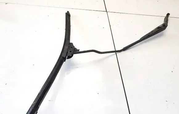 Rover 620 Front wiper blade arm