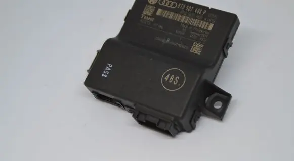 Audi A5 8T 8F Gateway control module 8T0907468P 8T0907468K