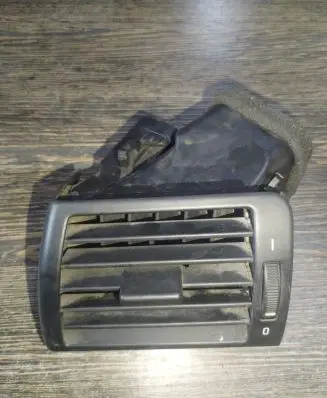 BMW 3 E46 Dash center air vent grill 8361897