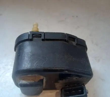 Headlight level adjustment motor