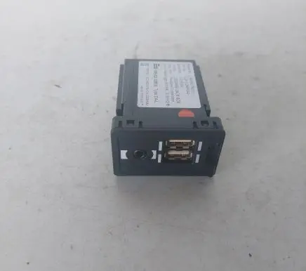 Lexus RX 450H USB socket connector 8619078010 1181539 10R0312810